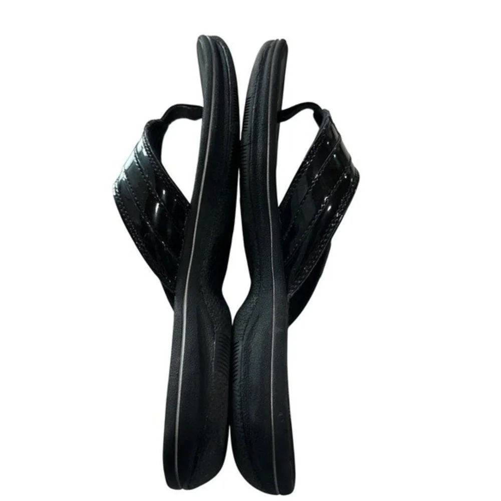 Clarks Cloudsteppers Black Patent Flip Flop Sandals Womens‎ Size 8 Comfort